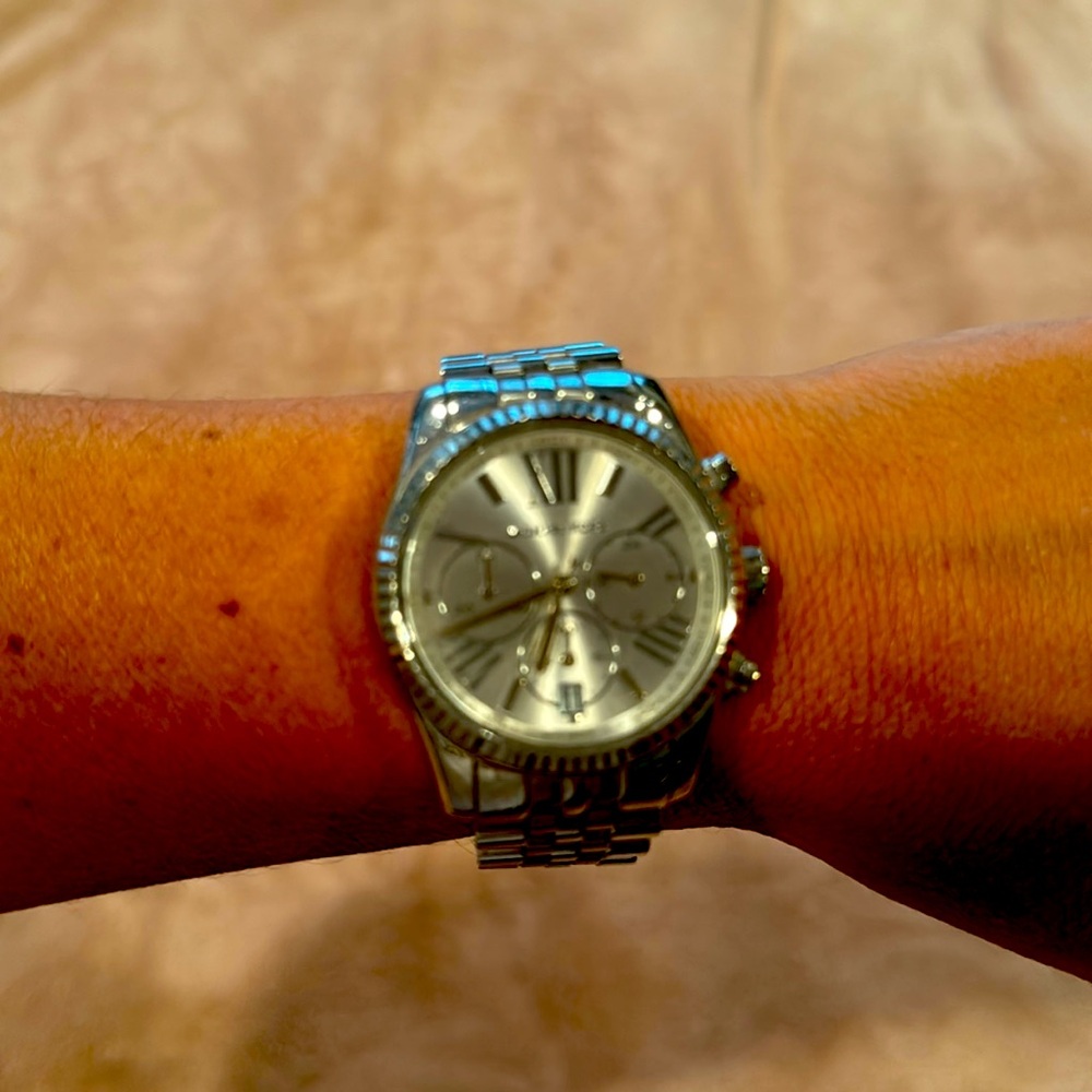 Unisex stainless steel watch